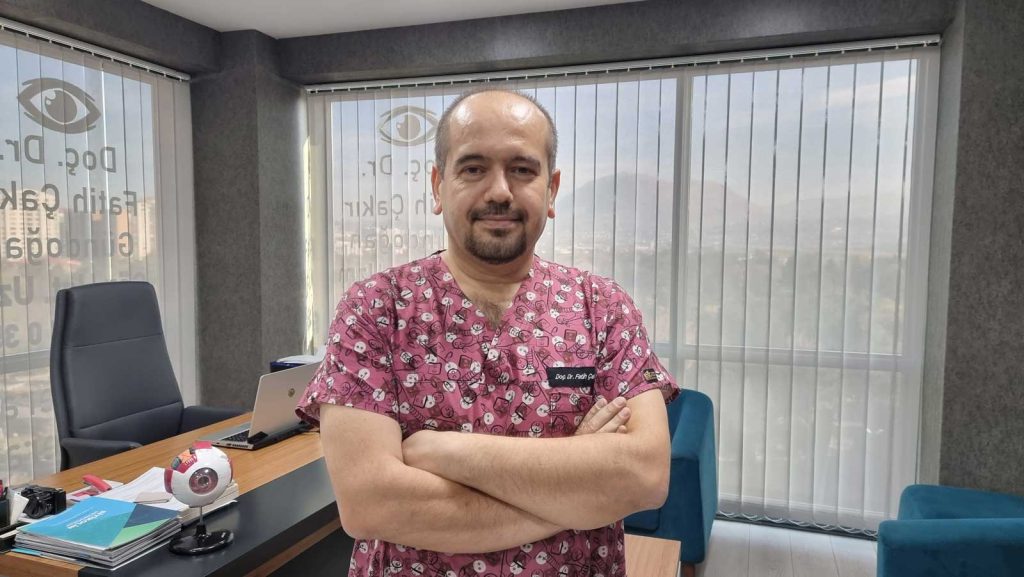 Doç. Dr. Fatih Çakır Gündoğan-Göz Hastalıkları Uzmanı